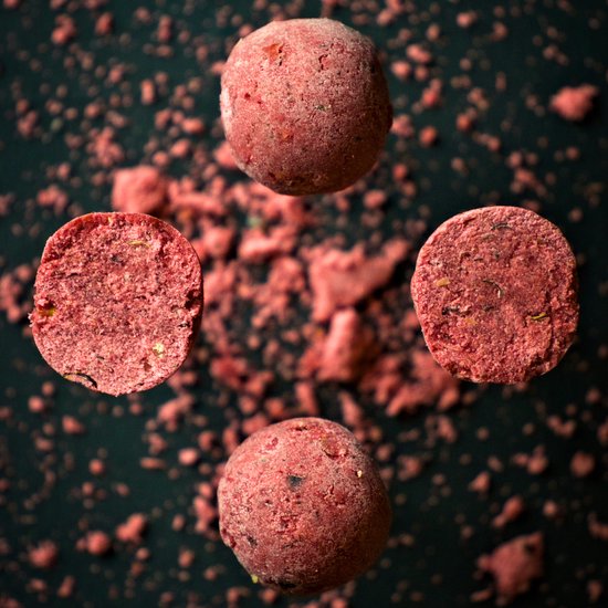 Boilie Session Pack 'Strawberry Cheesecake' - 2x 1kg Instant Range Boilies (15mm & 20mm) + 20mm High Attract Hookbaits - Karper Aas - Boilies